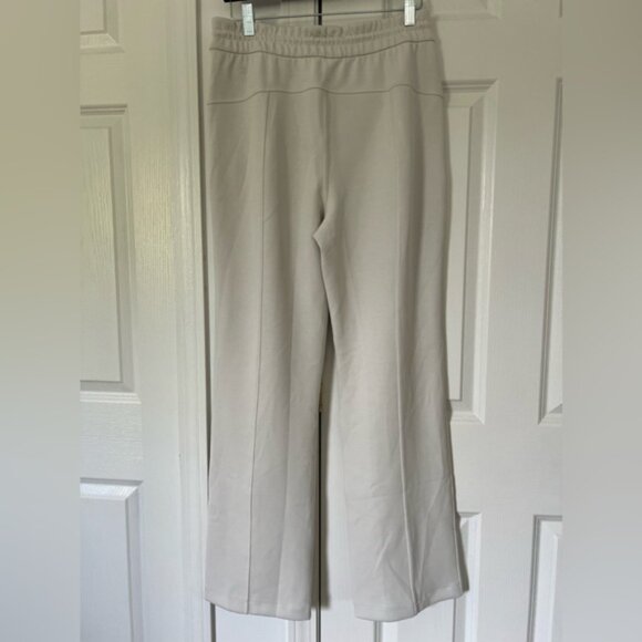 NWOT LULULEMON Softstreme High-Rise Pant- short - Picture 7 of 11